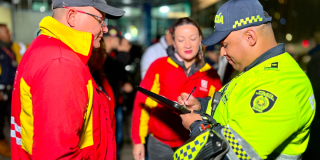 Foto de policías en un operativo en Bogotá
