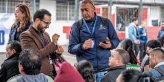 Foto bogotanos y bogotanas participando en una de Ferias de Empleo en Bogotá.