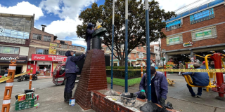 Foto de funcionarios del Distrito en operativo de limpieza