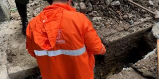Foto que muestra trabajadores del Acueducto de Bogotá 