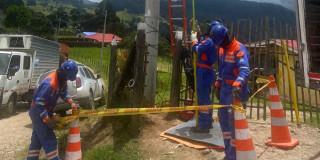Foto que muestra trabajadores de Enel Colombia