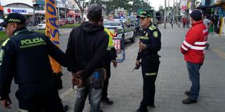 En la foto uno de los capturados en estos operativos de seguridad 