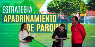 Imagen de los funcionarios encargados del apadrinamiento de Parques