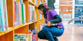 Imagen de Colaboradora de la biblioteca Pública Gabriel García Márquez - El Tunal