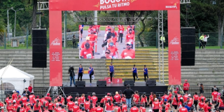 Imagen de personas haciendo deporte