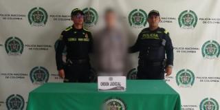 Foto de la captura en Bogotá del hombre acusado de triple homicidio en Cundinamarca