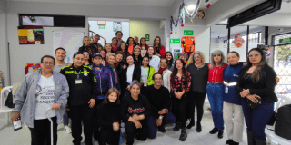Foto de un grupo de mujeres que participa en un taller.