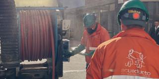 Foto que muestra trabajadores del Acueducto de Bogotá