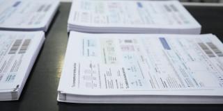 Foto que muestra una factura del Acueducto de Bogotá