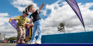 Imagen de niños jugando en el Festival de Primera Infancia.
