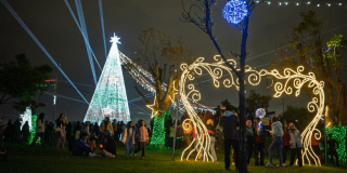 Imagen de la encendida de luces en el Parque El Tunal