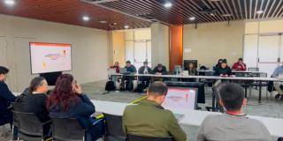 En la foto la mesa de diálogo 