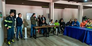 En la foto el alcalde Mayor de Bogotá, Carlos Fernando Galán, junto con todo el gabinete distrital en un PMU