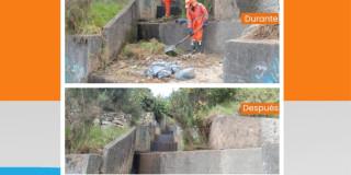 Foto que muestra trabajadores de Aguas Bogotá durante la jornada de limpieza
