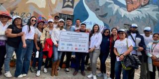 Foto que muestra un grupo de personas reunidas