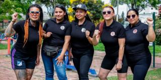 En la foto varias mujeres de barras y entornos futboleros 