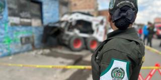 Foto que muestra de lado a una policía del agua 