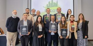 Foto de ganadores de la edición de 2025 de el programa Bogotá Construcción Sostenible