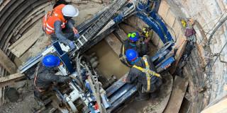 Foto que muestra trabajadores del Acueducto de Bogotá 