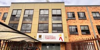 Foto de la fachada del IDIGER. 