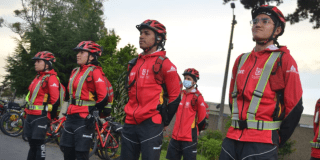 Imagen de primer plano de persona en la ciclovía