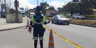 Foto que muestra un guía de movilidad y carros andando