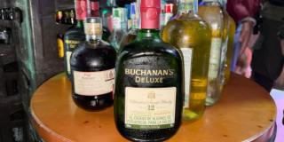 Botellas de licor adulterado o de contrabando