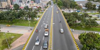 Foto de un puente vehícular. 