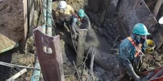 Foto de trabajadores del Acueducto de Bogotá.