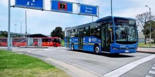 Foto de un bus de TransMilenio