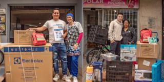 Fotos de comerciantes afectados por obras en Bogotá recibiendo ayudas 