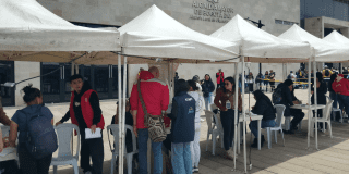 Imagen de los puestos en donde las mujeres se podían inscribir al programa