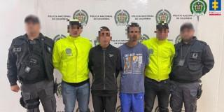 Foto de los dos capturados por el ataque al policía durante un hecho de hurto en el barrio Modelia.