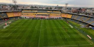 Campo de juego de estadio El Campín 