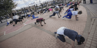 Imagen de ciudadanos realizando CrossHiit