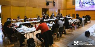 Foto que muestra un grupo de personas reunidas