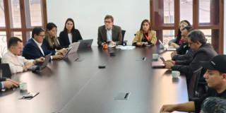 Foto de la reunión con comerciantes nocturnos del barrio Restrepo en Bogotá.