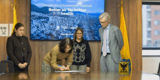 Imagen de funcionarios firmando el memorando de entendimiento