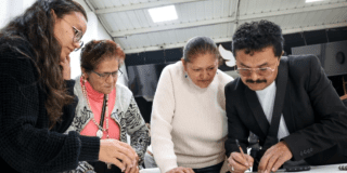 Foto de 3 ciudadanos de la localidad de bosa