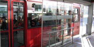 Foto de un bus de TransMilenio