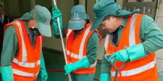Foto que muestra trabajadores del Acueducto de Bogotá