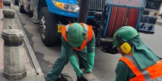 Foto que muestra trabajadores del Acueducto de Bogotá