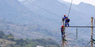 Foto que muestra trabajadores de Enel Colombia 