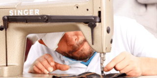 Persona con maquina de coser Foto: Secretaría de Integración Social