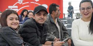 Foto de comerciantes y emprendedores en un taller de la Cámara de Comercio de Bogotá.