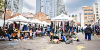 Foto de la Feria del IPES de la calle 24 en el centro de Bogotá.