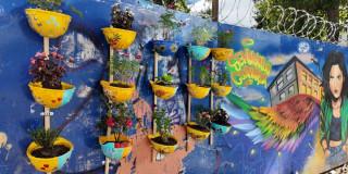 Foto de jardín colgante del Metro 