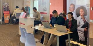 Foto de un punto de atención de matrícula mercantil de la Cámara de Comercio de Bogotá.