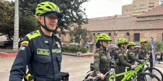 Uniformados ejerciendo sus labores en el Día sin carro y sin moto