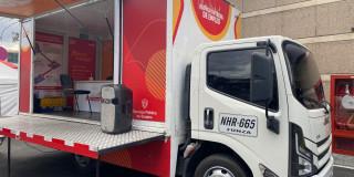 Foto de la Unidad Móvil de Atención de la Agencia Distrital de Empleo de Bogotá.